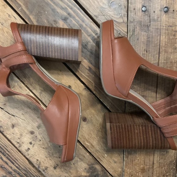 Urban Outfitters Heeled Boots - Picture 2 of 4